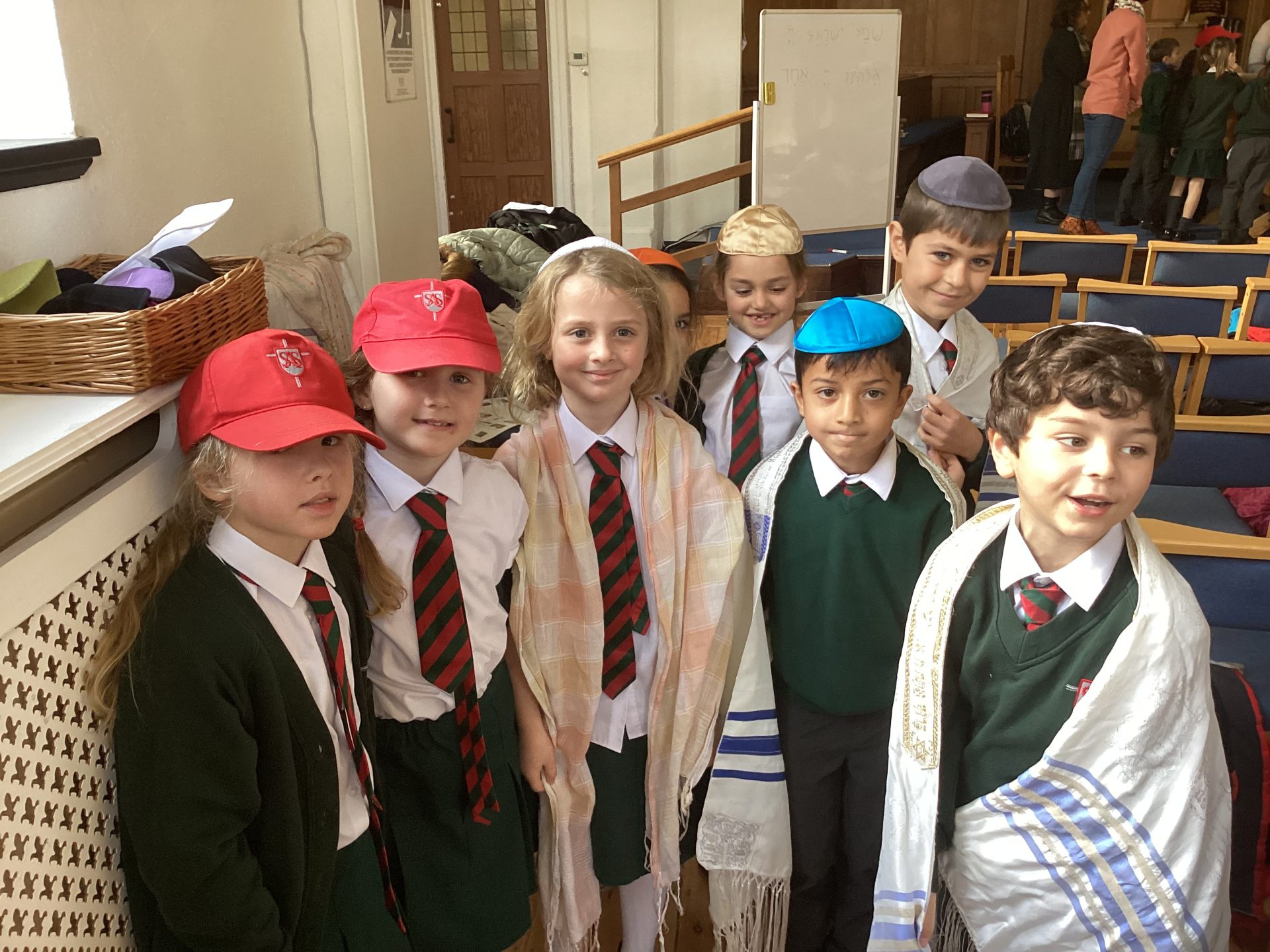 Year 3 visit to Radlett Synagogue